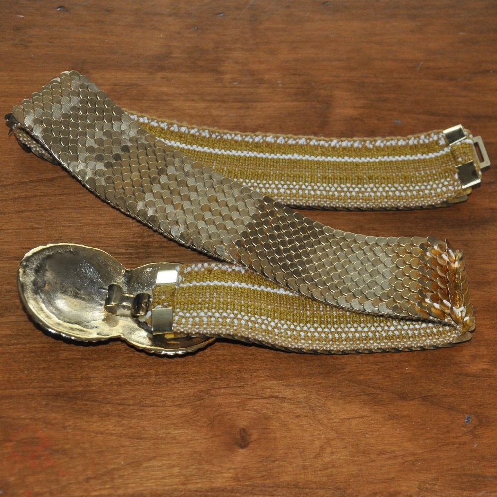 Vintage 80 Black Gold Metal Fish Scale Stretch Belt Buckle Marked Day-Lor 24-40" - Picture 3 of 4